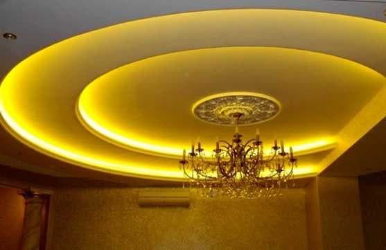 Натяжной потолок с подсветкой